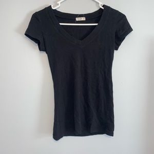Black short sleeve tee